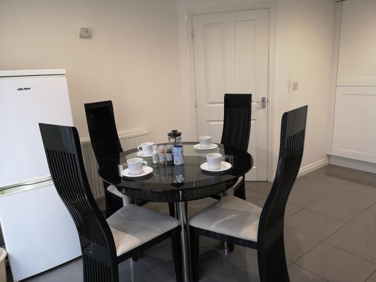 Nightingale Gardens - 4 Bed Detached House - Manchester Apartment Exterior foto