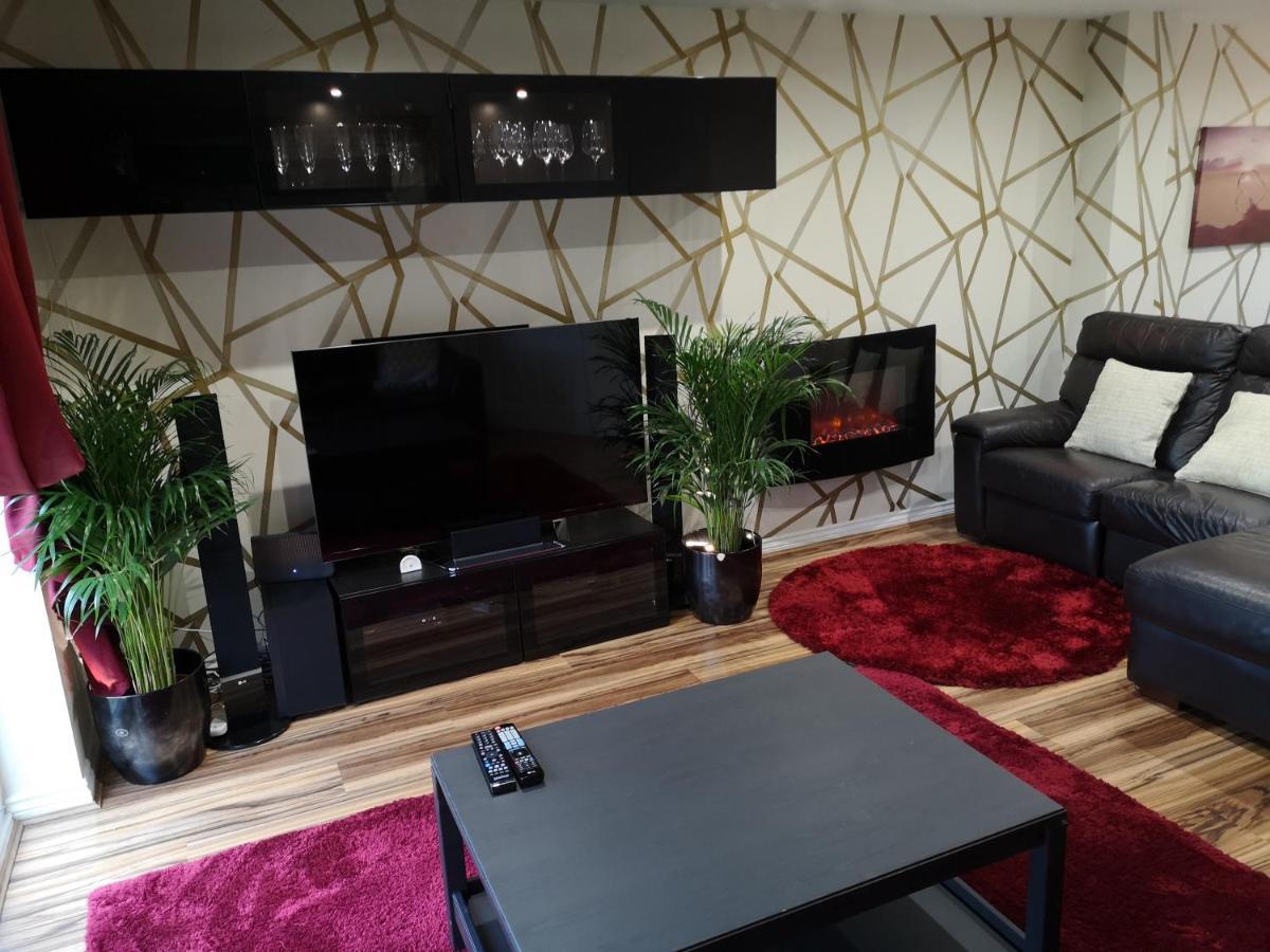 Nightingale Gardens - 4 Bed Detached House - Manchester Apartment Exterior foto