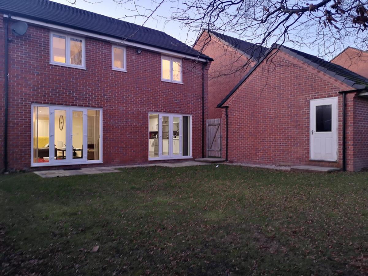 Nightingale Gardens - 4 Bed Detached House - Manchester Apartment Exterior foto