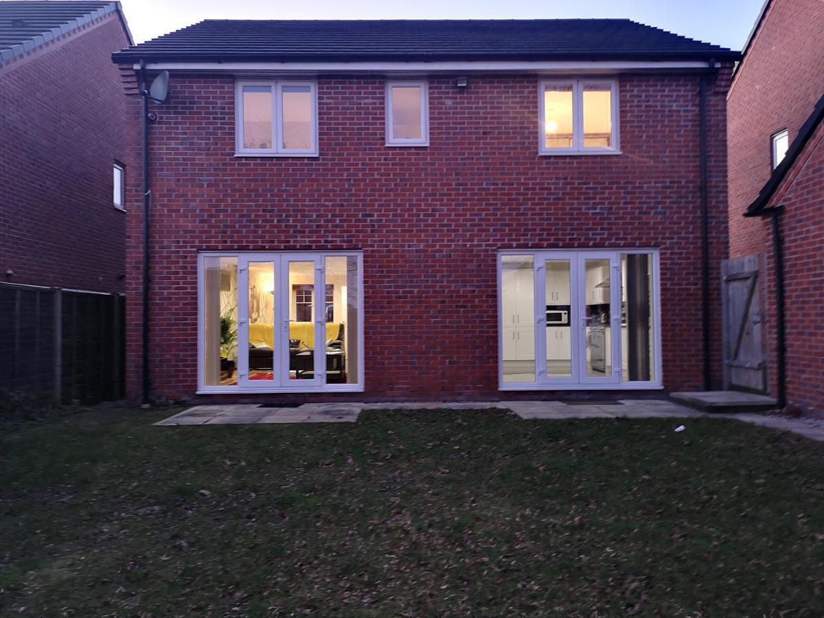 Nightingale Gardens - 4 Bed Detached House - Manchester Apartment Exterior foto