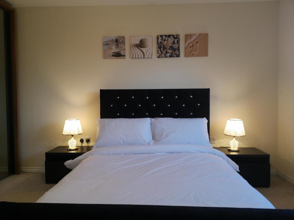 Nightingale Gardens - 4 Bed Detached House - Manchester Apartment Exterior foto