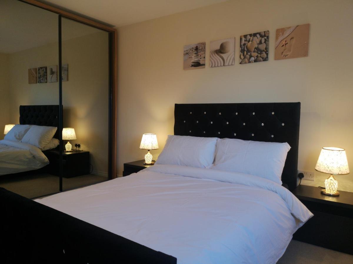 Nightingale Gardens - 4 Bed Detached House - Manchester Apartment Exterior foto